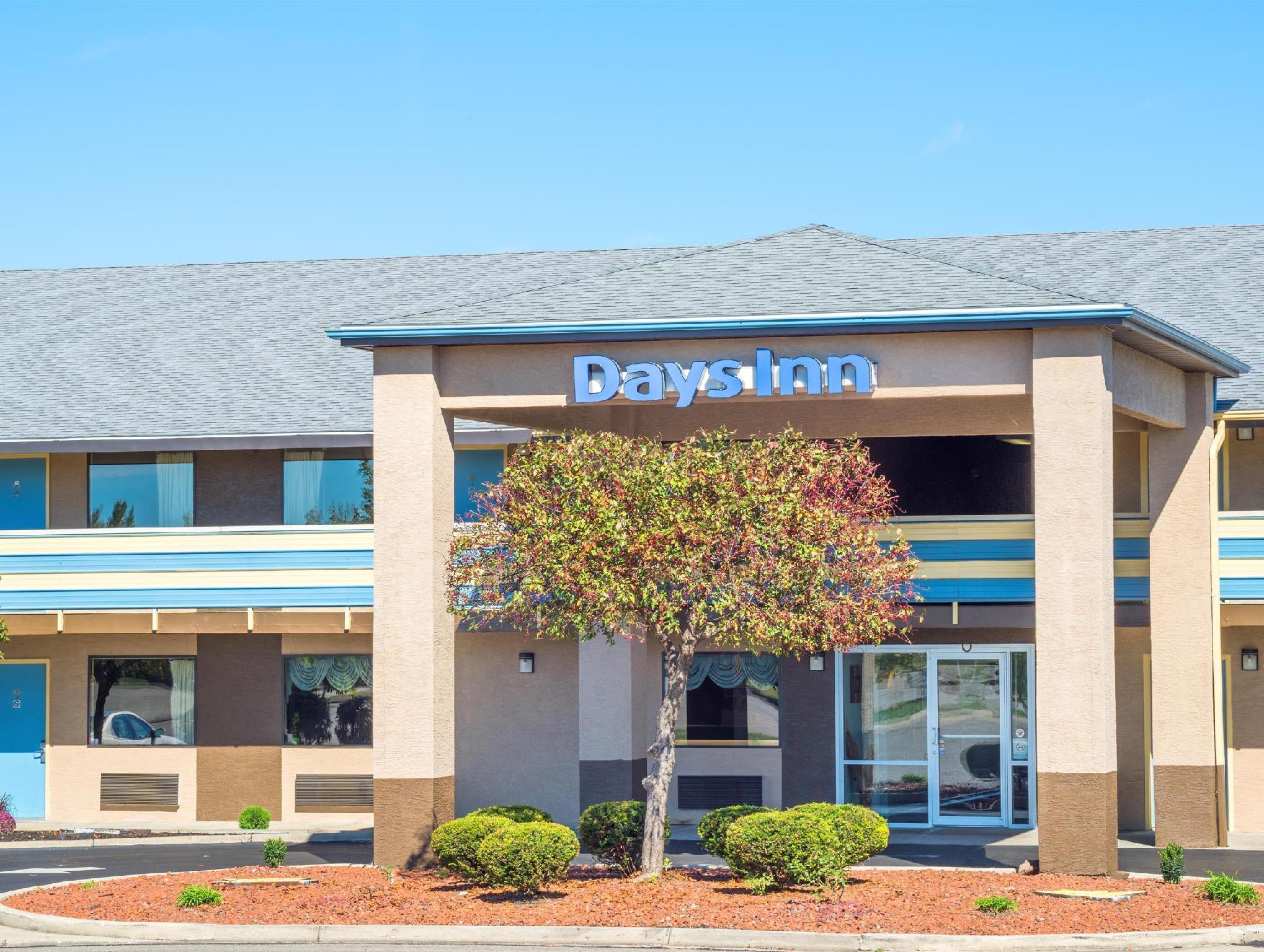 Days Inn By Wyndham Dayton Huber Heights Northeast Экстерьер фото