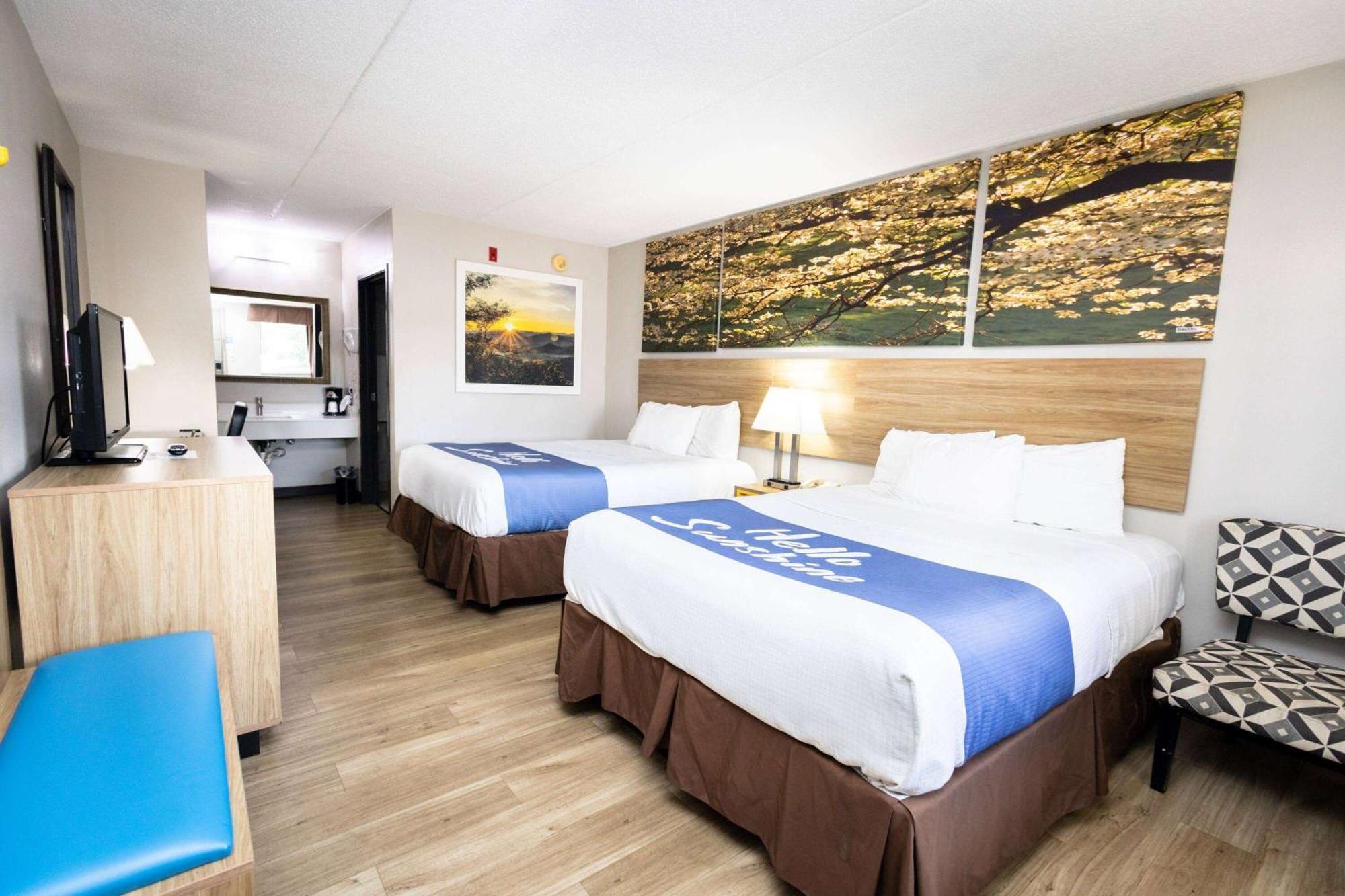 Days Inn By Wyndham Dayton Huber Heights Northeast Экстерьер фото