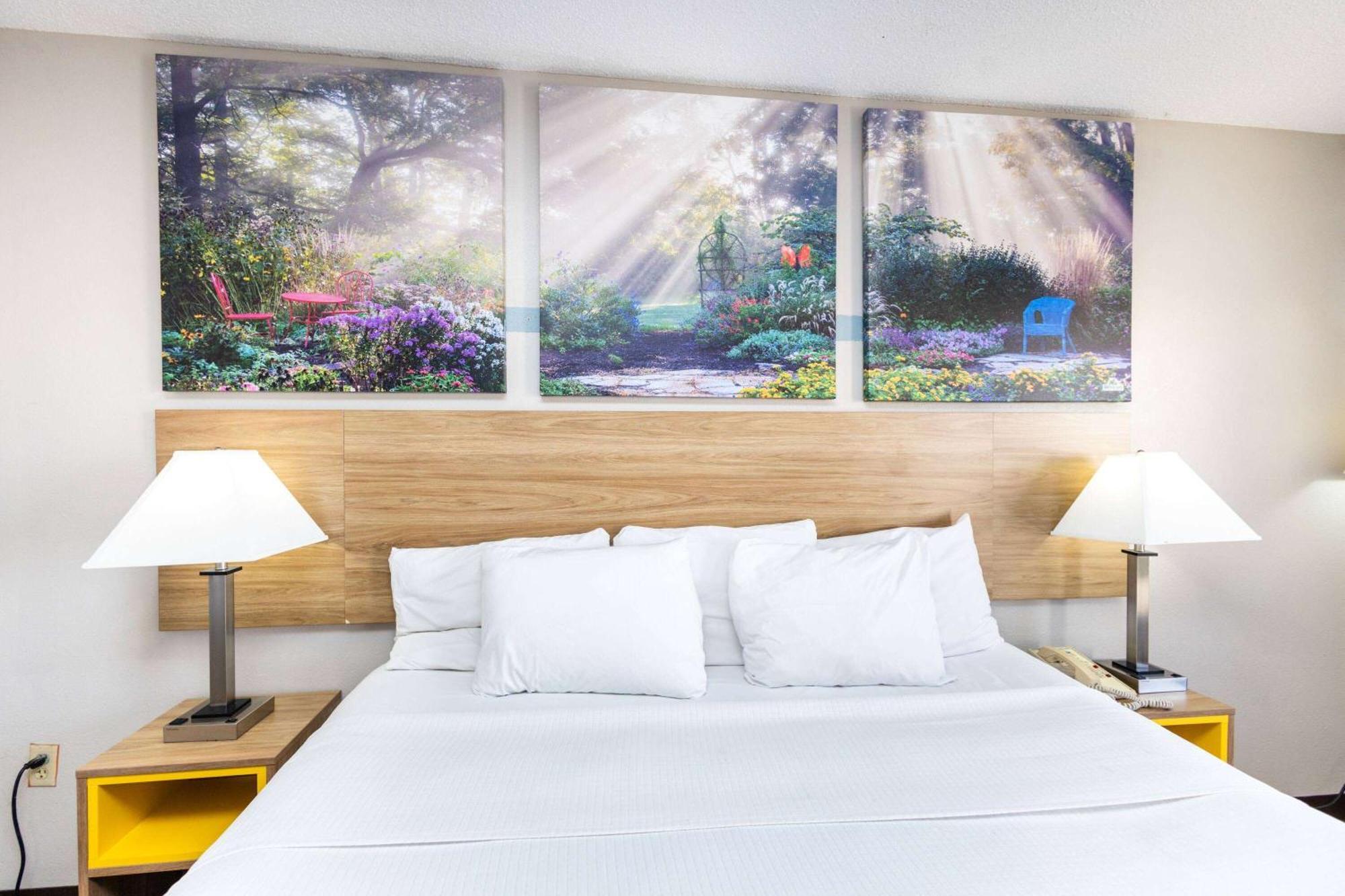 Days Inn By Wyndham Dayton Huber Heights Northeast Экстерьер фото