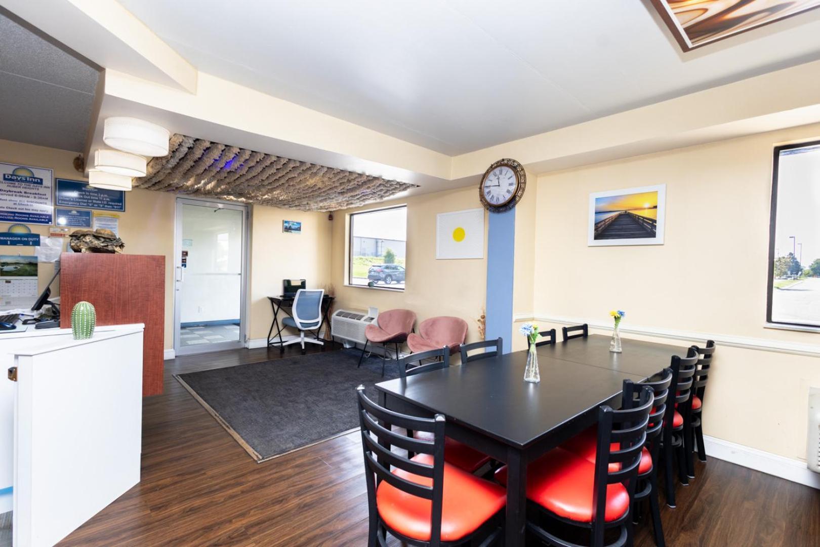 Days Inn By Wyndham Dayton Huber Heights Northeast Экстерьер фото