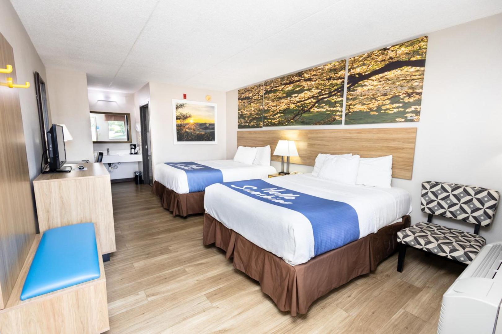 Days Inn By Wyndham Dayton Huber Heights Northeast Экстерьер фото