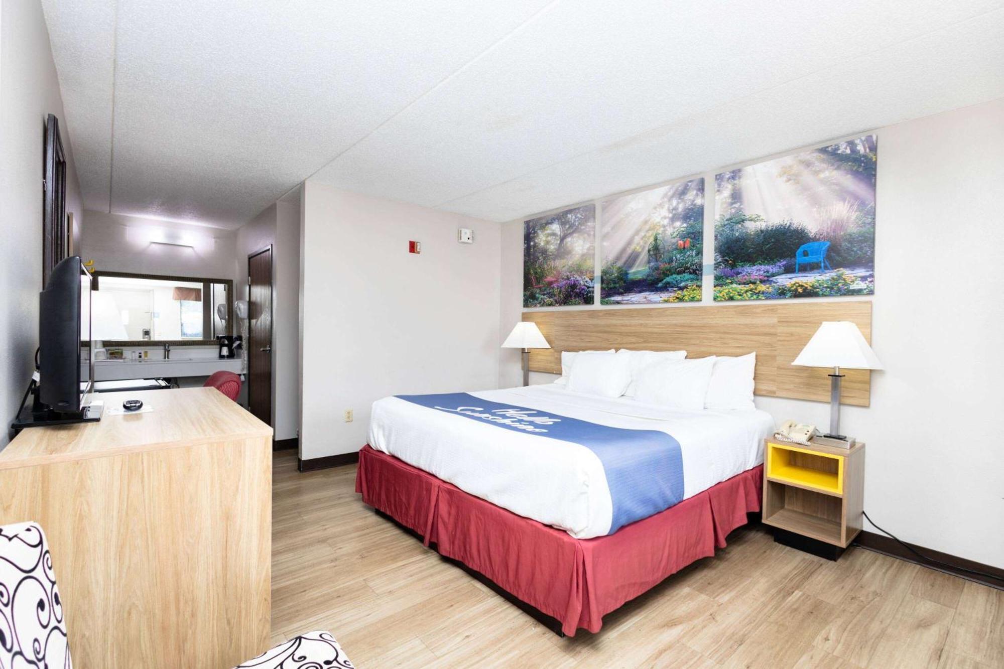Days Inn By Wyndham Dayton Huber Heights Northeast Экстерьер фото