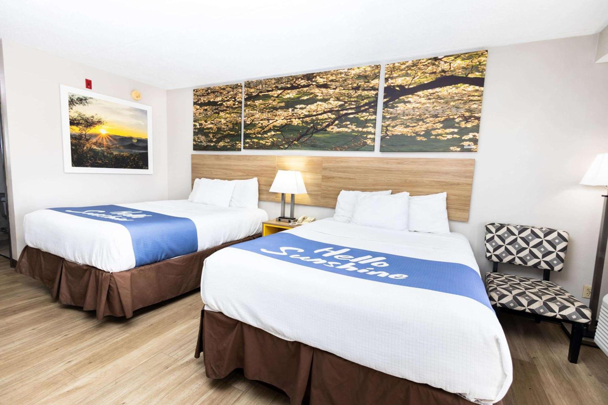 Days Inn By Wyndham Dayton Huber Heights Northeast Экстерьер фото