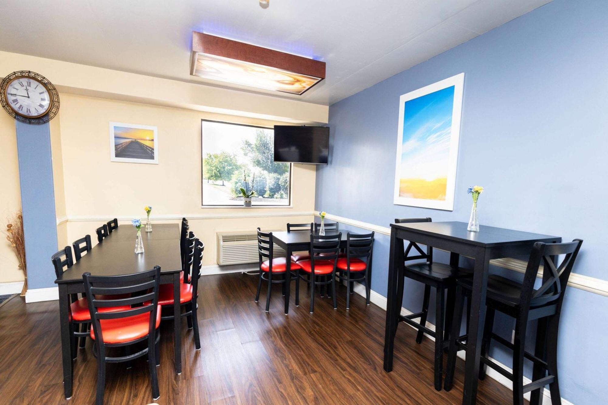 Days Inn By Wyndham Dayton Huber Heights Northeast Экстерьер фото