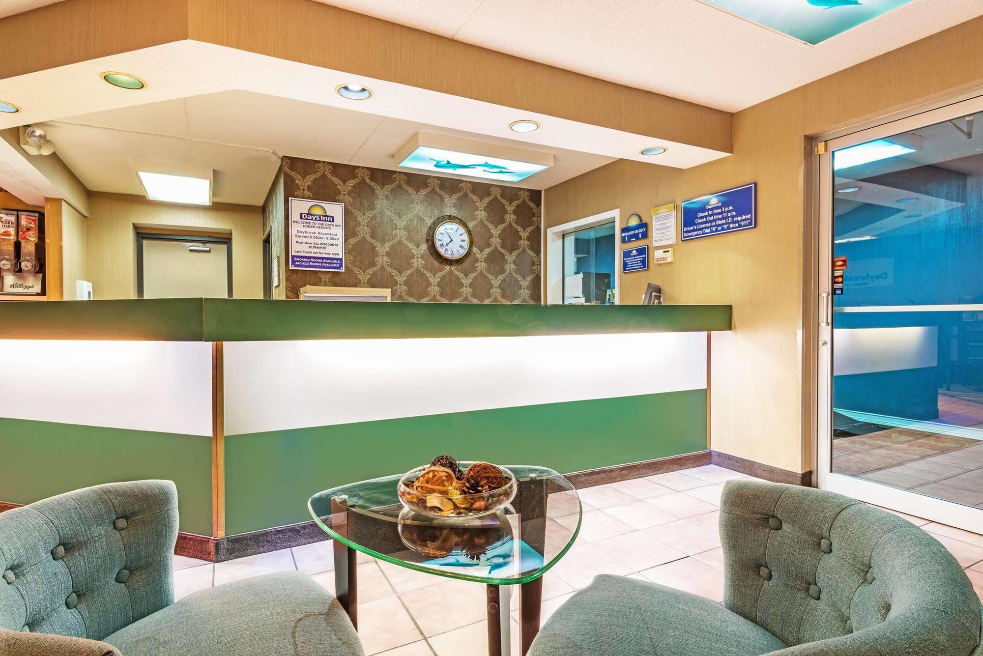 Days Inn By Wyndham Dayton Huber Heights Northeast Экстерьер фото