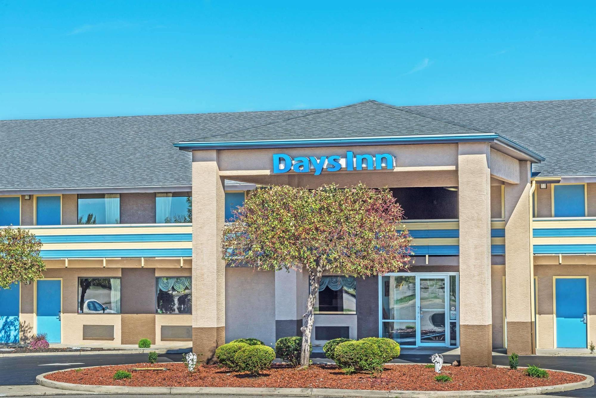 Days Inn By Wyndham Dayton Huber Heights Northeast Экстерьер фото
